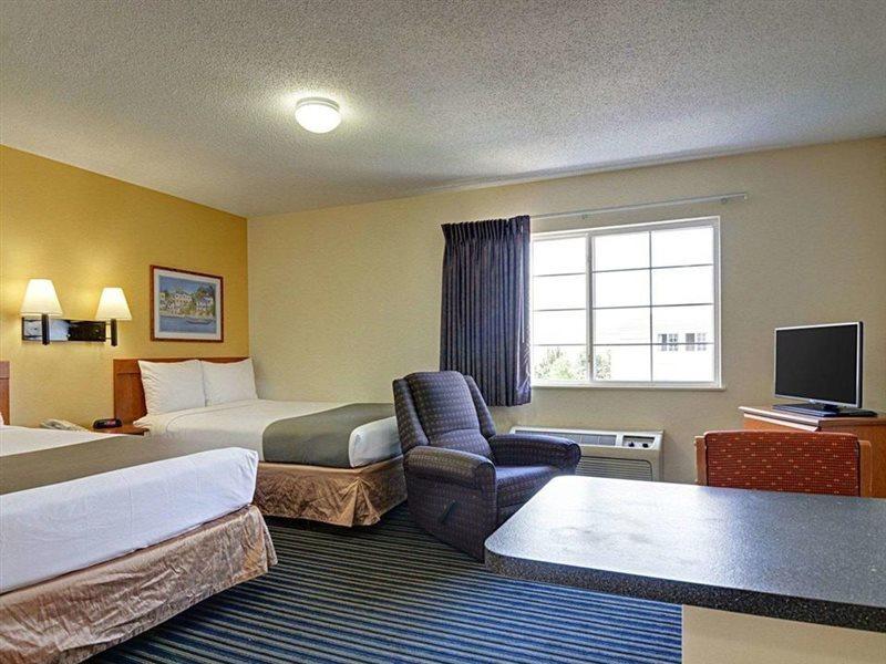 Suburban - Washington Dulles Hotel 2*