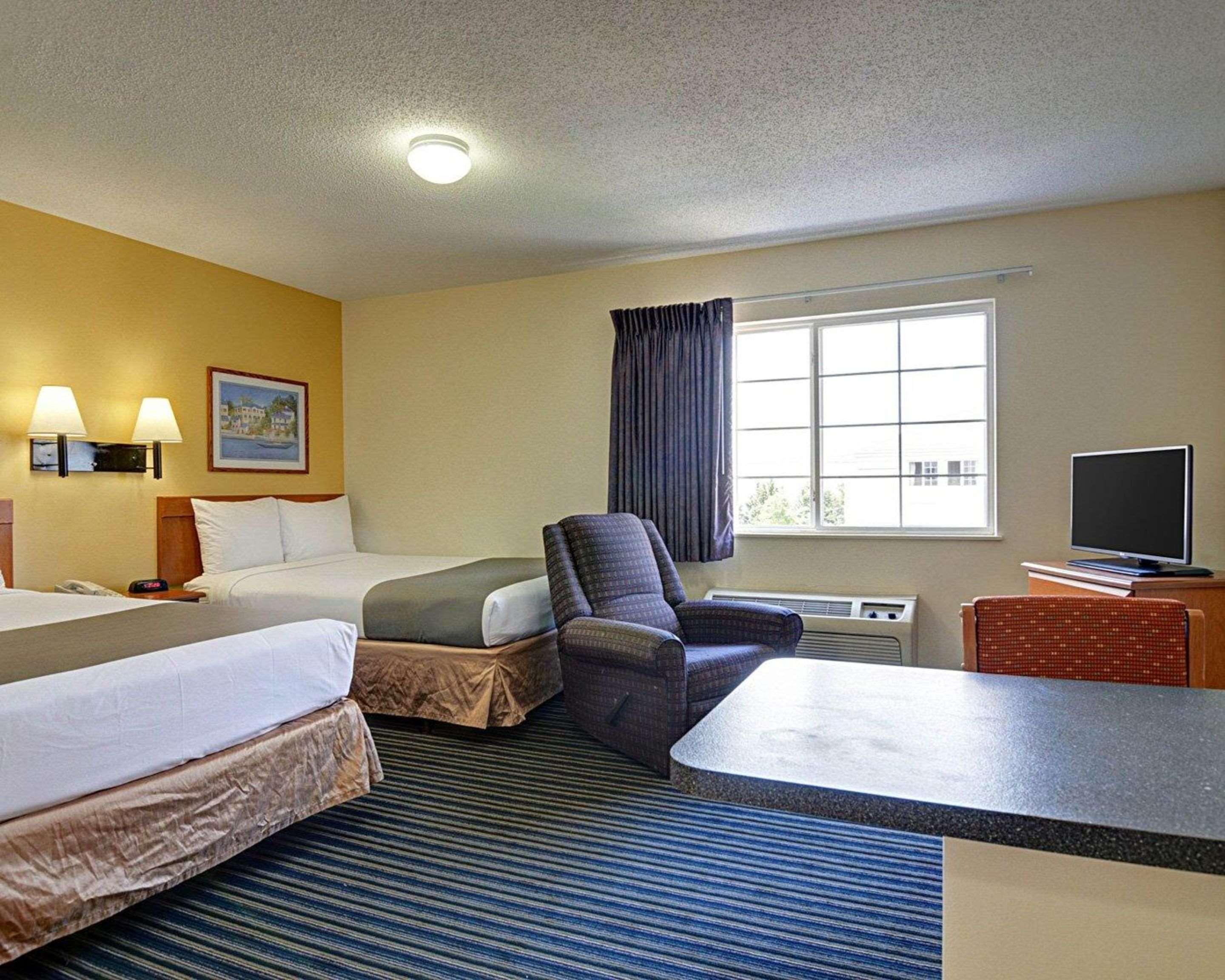Suburban - Washington Dulles Hotel