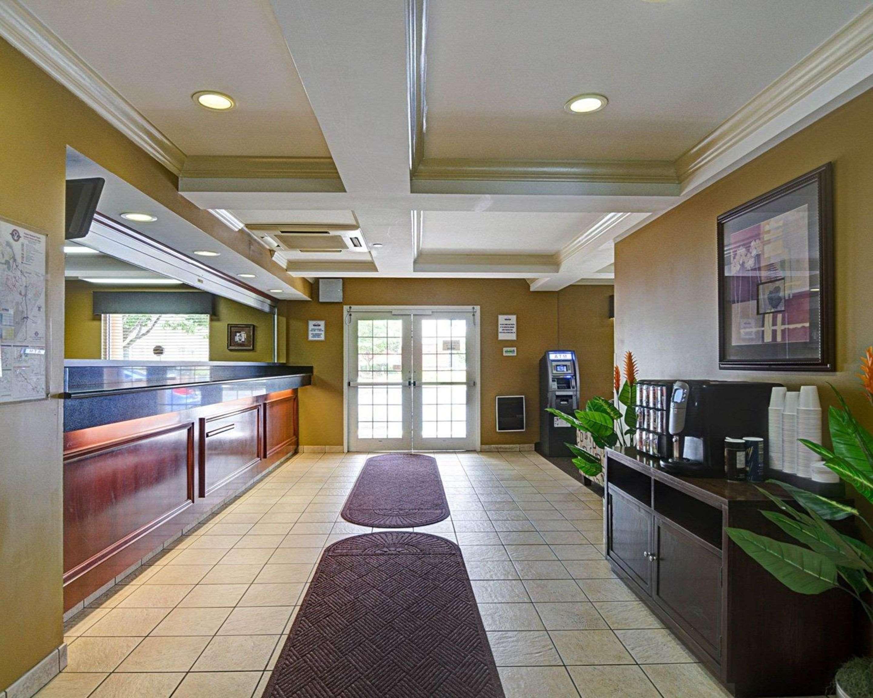Suburban - Washington Dulles Hotel