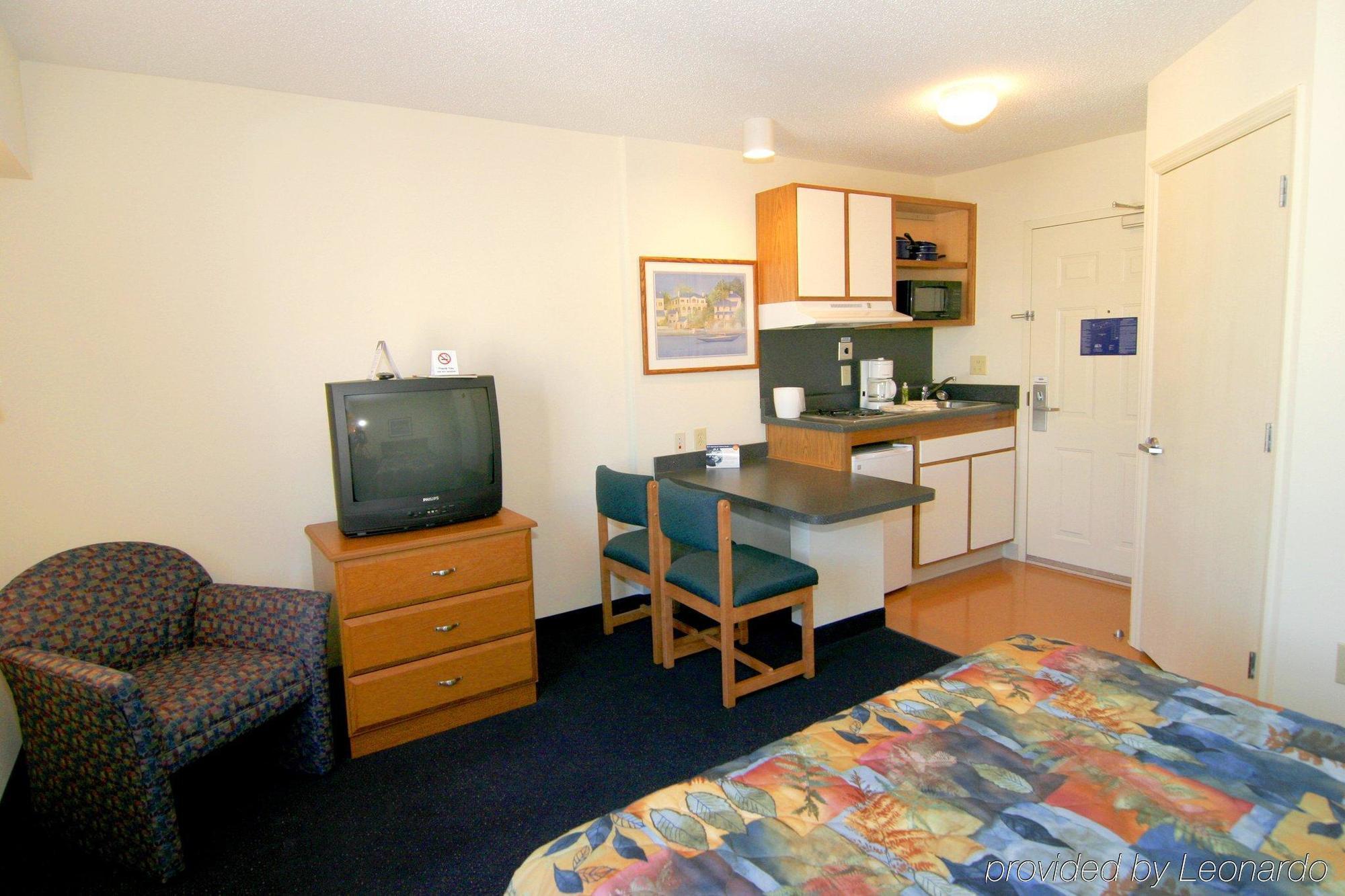 Hotel Suburban - Washington Dulles 2*